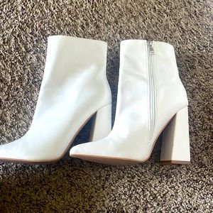 White Boohoo boot.